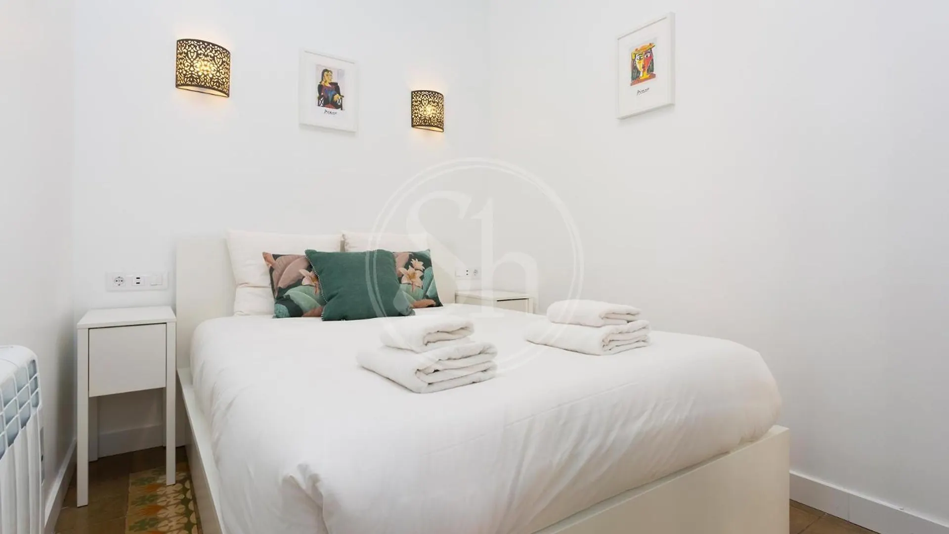 Apartamento Cerca De Sagrada Familia 바르셀로나